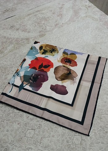 Çiçek Desenli Çok Renkli Kadın EŞARP - Görsel 2