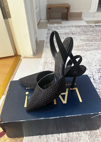 LAUF MARKA Tokalı Siyah Stiletto Kadın Abiye Ayakkabı