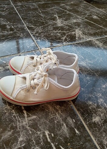 28 Beden beyaz Renk Beyaz Çocuk Converse ayakkabı