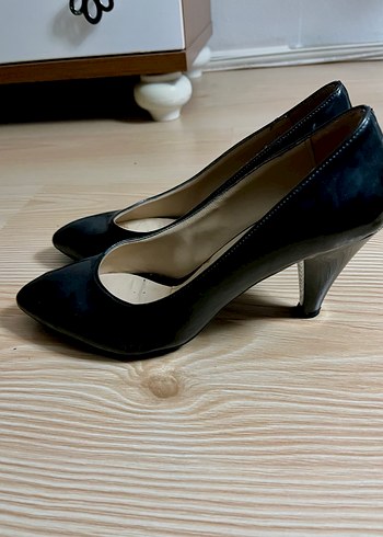 Ayakkabı dünyası 37