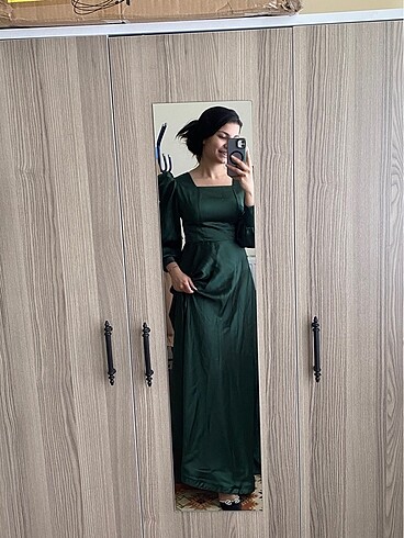 Zara Özel dikim yeşil uzun saten elbise