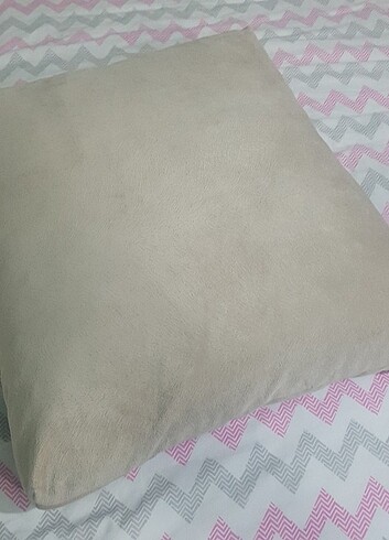 50×57 krem rengi kırlent (2 adet) 