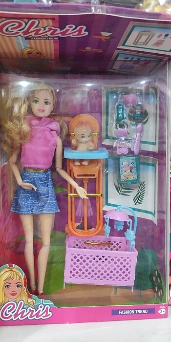 Sonsuz hareketli Barbie bakıcı bebek