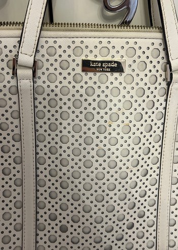 Kate Spade Deri İşlemeli Beyaz Fermuarlı Kadın Çanta