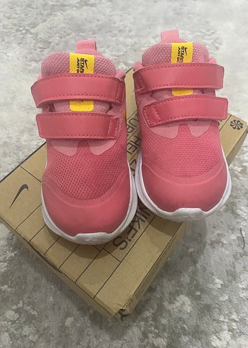 22 Beden Nike Pembe Kız Çocuk Spor Ayakkabı