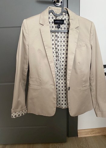 34 Beden ten rengi Renk Mango Bej Kadın Düğmeli Blazer Ceket