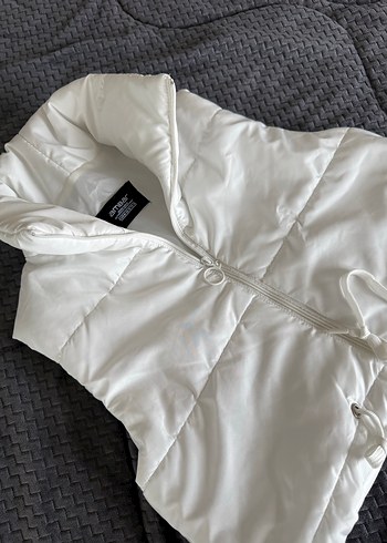 Beyaz Yüksek Yaka Fermuarlı Kadın şişme Yelek - Görsel 3