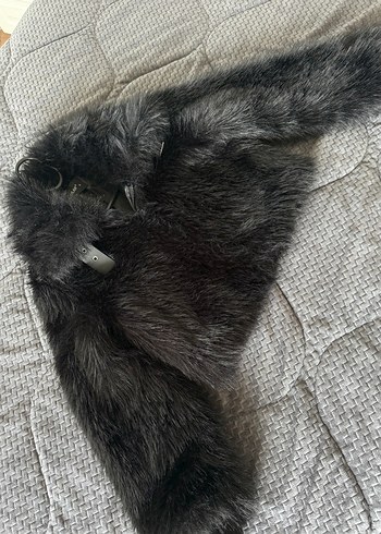 Siyah Kapüşonlu Suni Kürk Detaylı Kadın Mont - Görsel 4