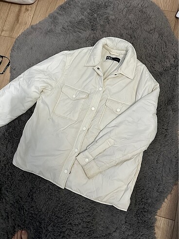 Zara Mont