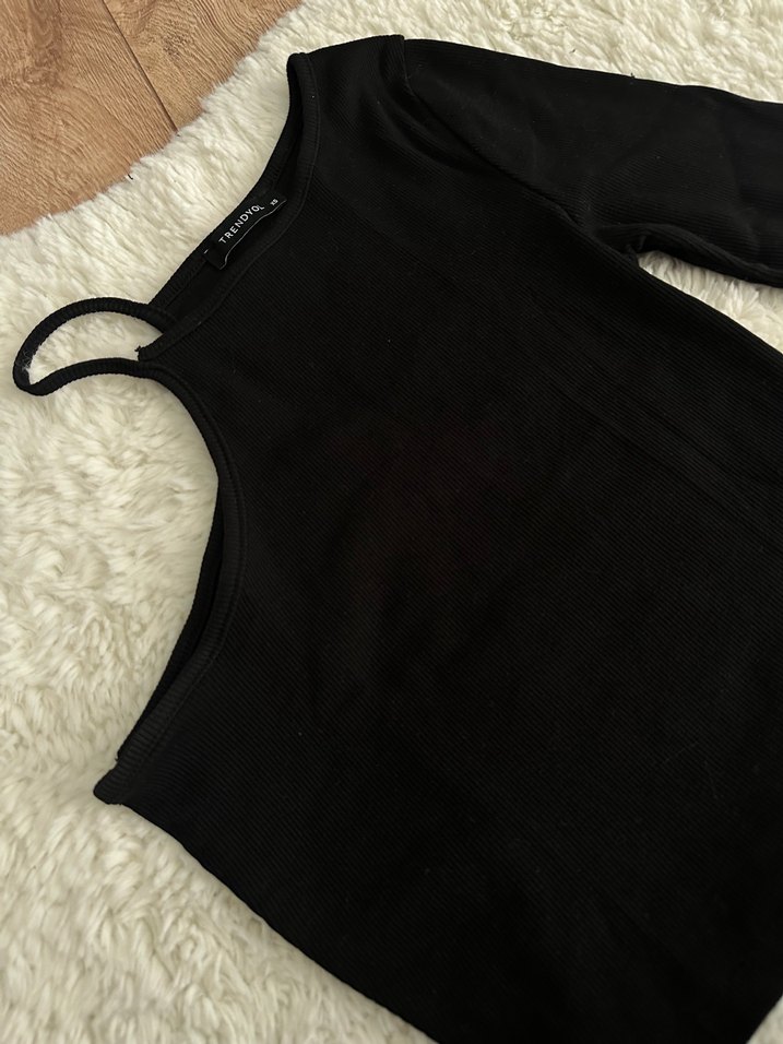 Siyah Kürklü Uzun Kollu Crop Top - Görsel 2