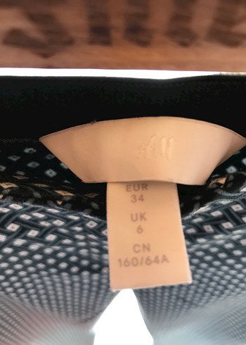 H&M Kadın Siyah Puantiyeli Piliseli Kumaş Pantolon
