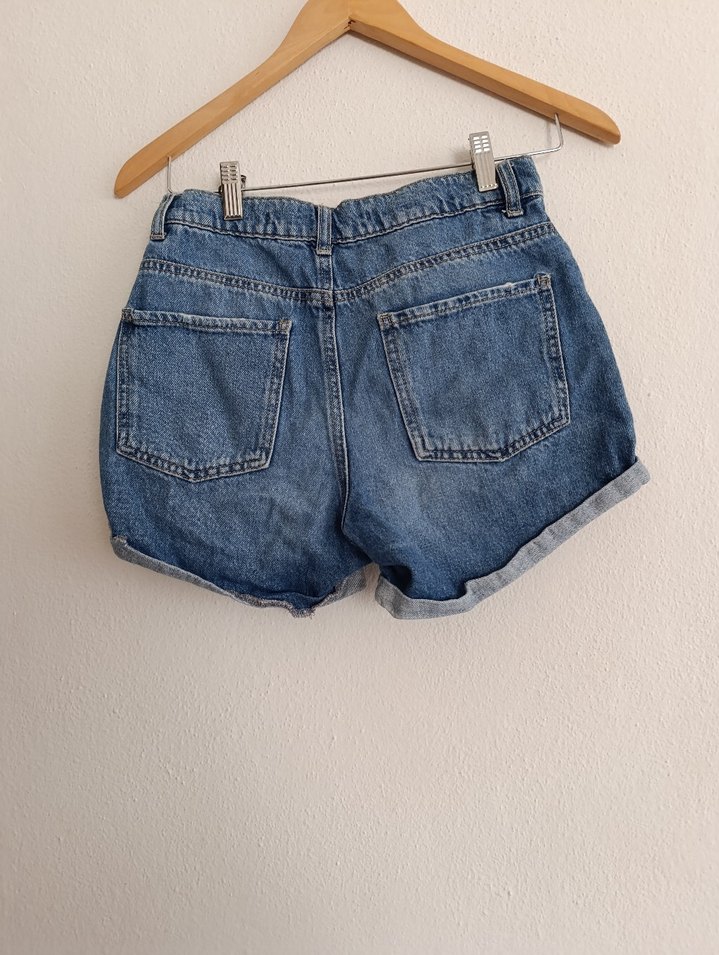 Düğmeli Nakışlı Mavi Mini Denim Şort - Görsel 2