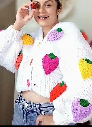 Diğer Rengarenk çilekli crop hırka