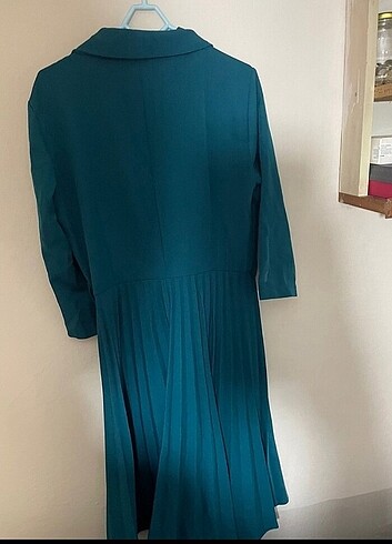 Alice & Olivia Yepyeni elbise