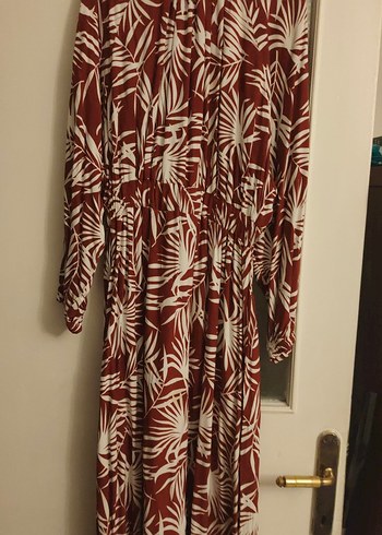 Kırmızı Baskılı Uzun pamuklu viskon kumaş yazlık elbise - Görsel 2