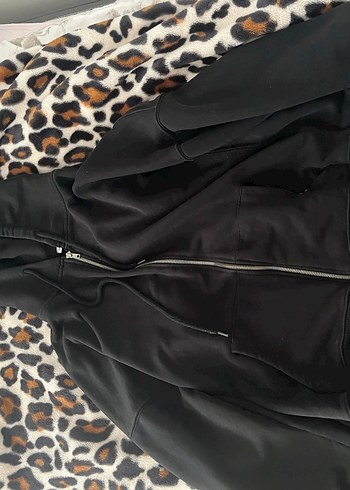 Siyah Kapüşonlu Hırka - Görsel 2