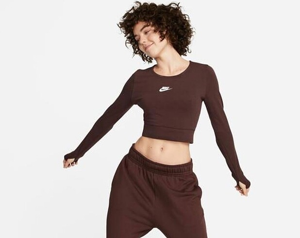 Nike sportwear crop top