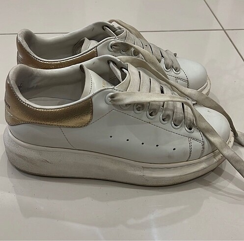 Alexander McQueen Alexander Mcqueen Altın satışı detaylı