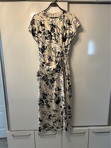 Zara Saten Elbise