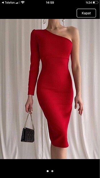 Tek kol kırmızı elbise