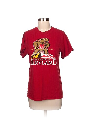 Delta T-shirt %70 İndirimli.