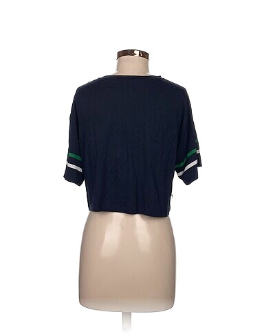 s Beden Pull and Bear T-shirt %70 İndirimli.