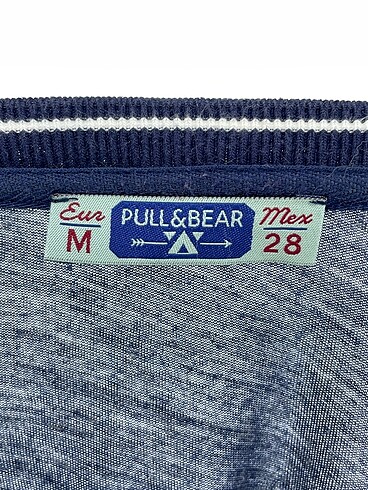 m Beden mavi Renk Pull and Bear T-shirt %70 İndirimli.