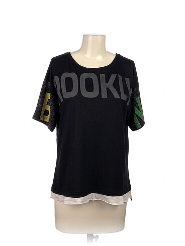 Diğer T-shirt %70 İndirimli.