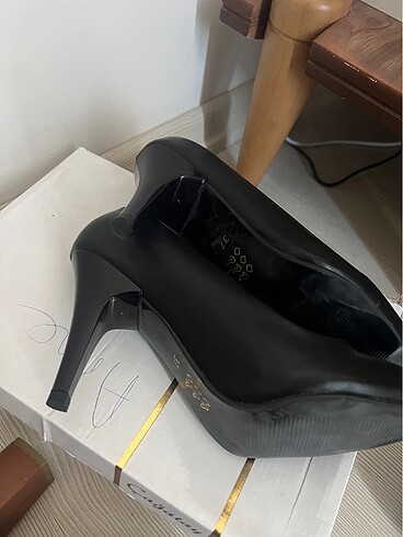37 Beden Sıfır tertemiz Siyah topuklu stiletto