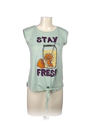 PreLoved T-shirt %70 İndirimli.