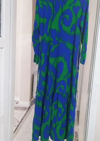 Uzun Kol, Yüksek Yakalı Mavi Batik Elbise