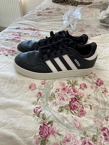 Orjinal adidas