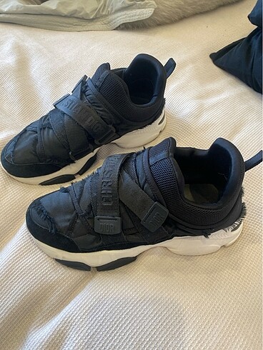 Sneaker
