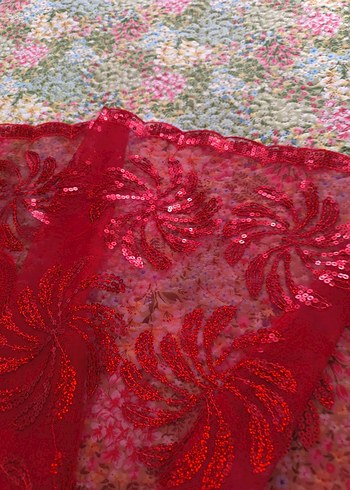 Kırmızı İşlemeli Parlak örtü - Görsel 5