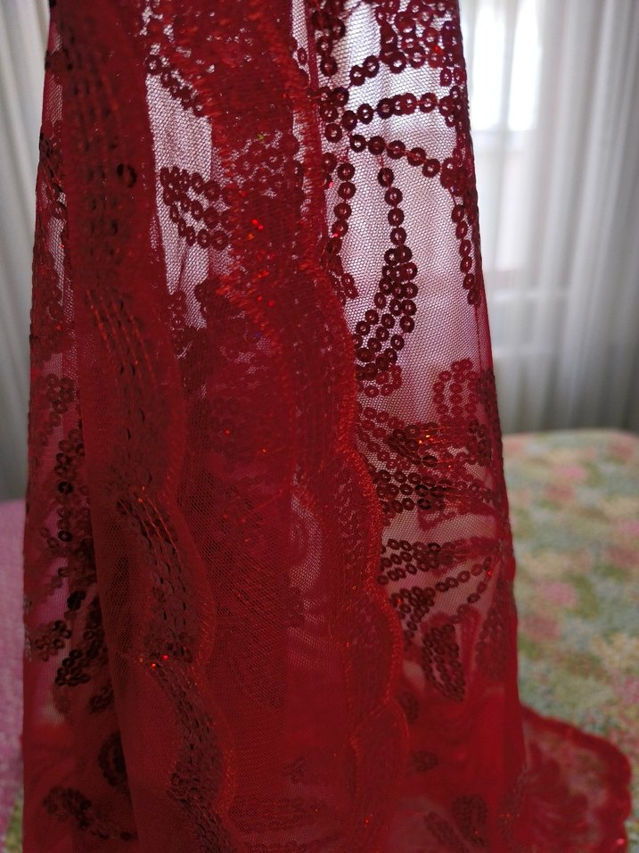 Kırmızı İşlemeli Parlak örtü - Görsel 4