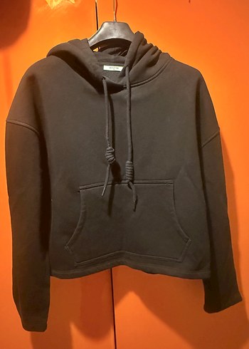 Mudo Siyah Kapusonlu Rahat Sweatshirt