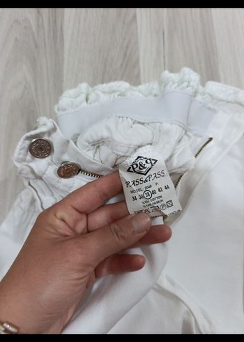 38 Beden Beyaz Kemerli Yüksek Bel Kadın Şort