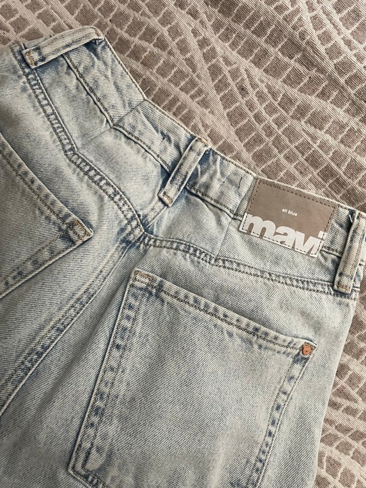 Mavi Yırtık Jean - Görsel 4