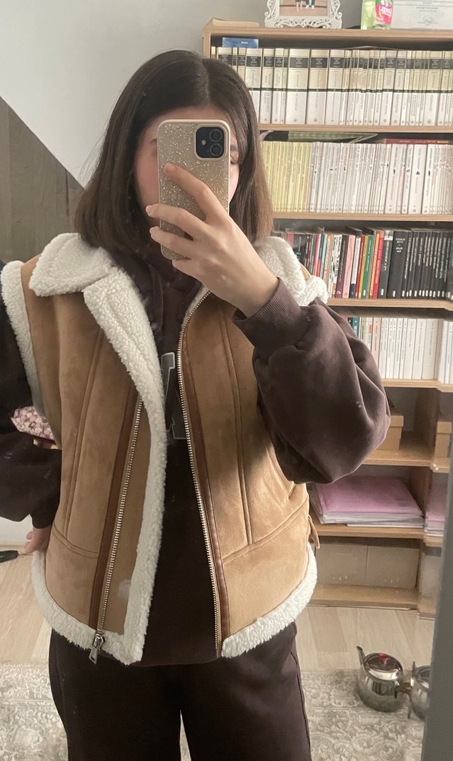 Zara Kürk Detaylı Süet Yelek - Görsel 3