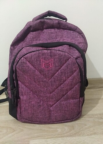 Kız okul çantası 
