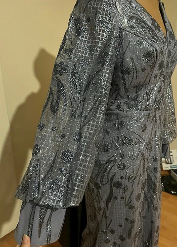 Uzun Kollu V Yakalı Gri Payetli Abiye Elbise - Görsel 2