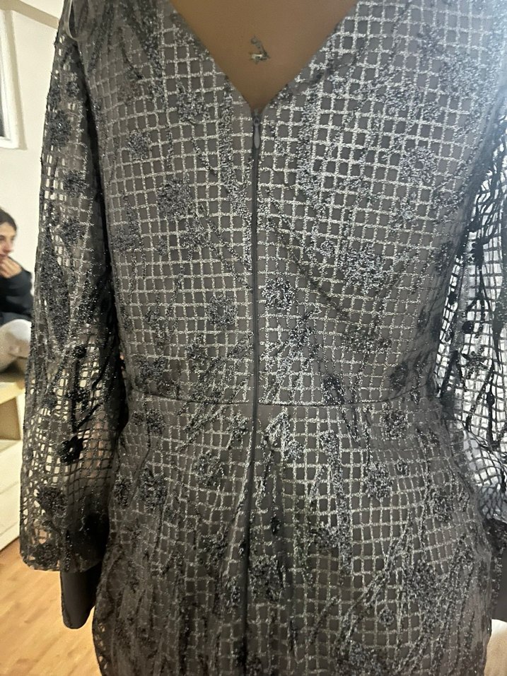 Uzun Kollu V Yakalı Gri Payetli Abiye Elbise - Görsel 4