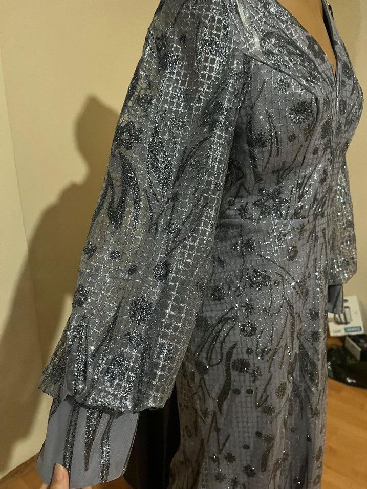 Uzun Kollu V Yakalı Gri Payetli Abiye Elbise - Görsel 2