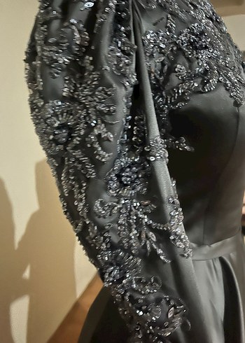 Gri İşlemeli Uzun Kollu Gotik Abiye Elbise - Görsel 3