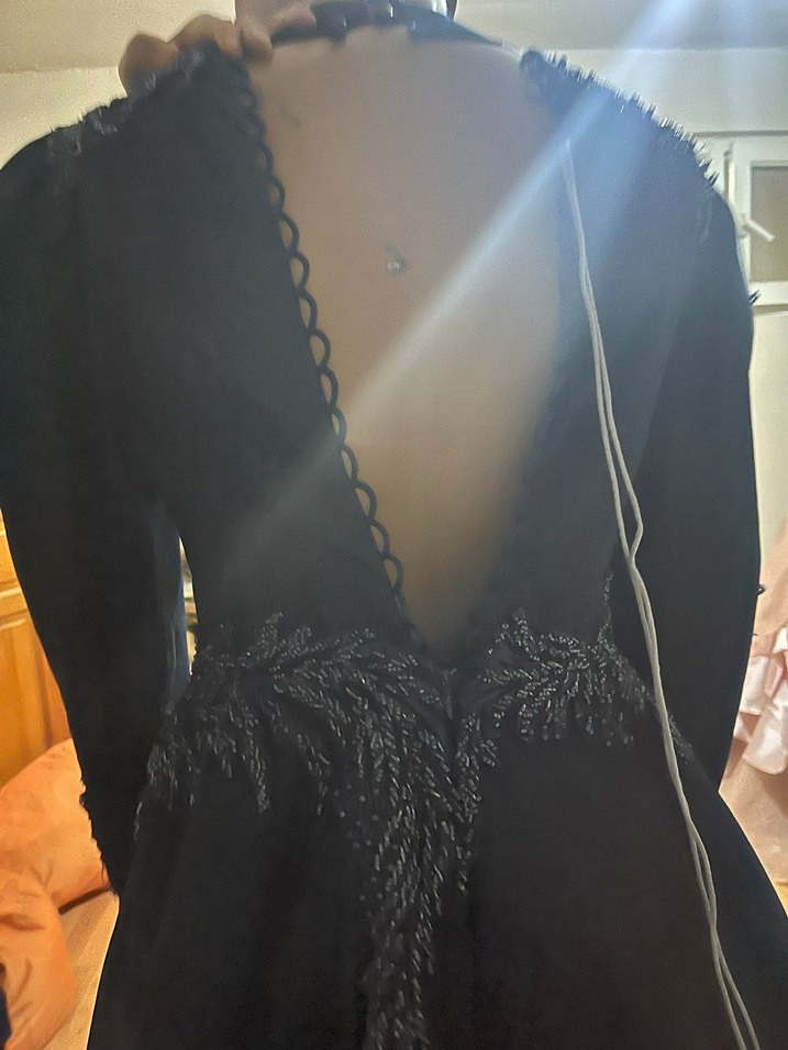 Boncuk İşlemeli Lacivert Uzun Gotik Abiye - Görsel 4