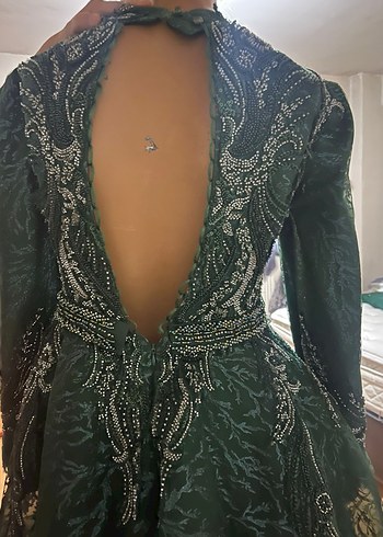 Uzun Kollu İşlemeli Yeşil Abiye Elbise - Görsel 4