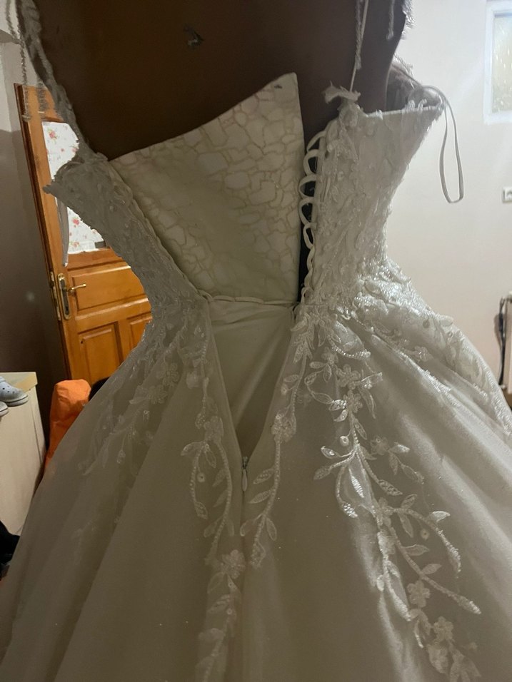 Parıltılı Beyaz Prenses Gelinlik V-Yaka - Görsel 3