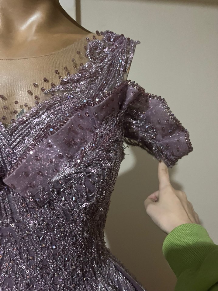 Mor Işıltılı İşlemeli Uzun Abiye - Görsel 2