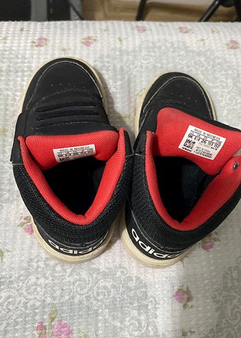26 Beden kırmızı Renk Kırmızı Siyah Erkek Çocuk Adidas Spor Ayakkabı