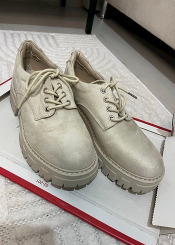 Catwalk Bej Süet Platform Topuklu Kadın